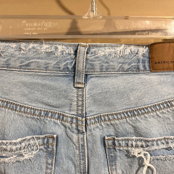 American Eagle Outfitters Distressed MOM STRAIGHT JEAN Size 00 - Picture 13 of 14